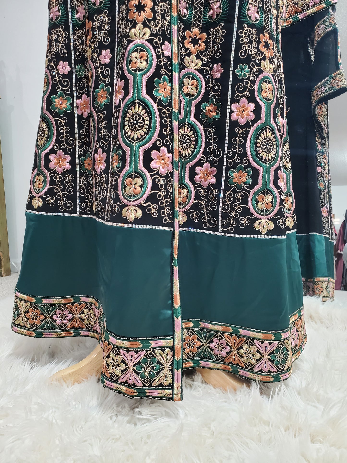 Traditional Thobe - (Black-Green)