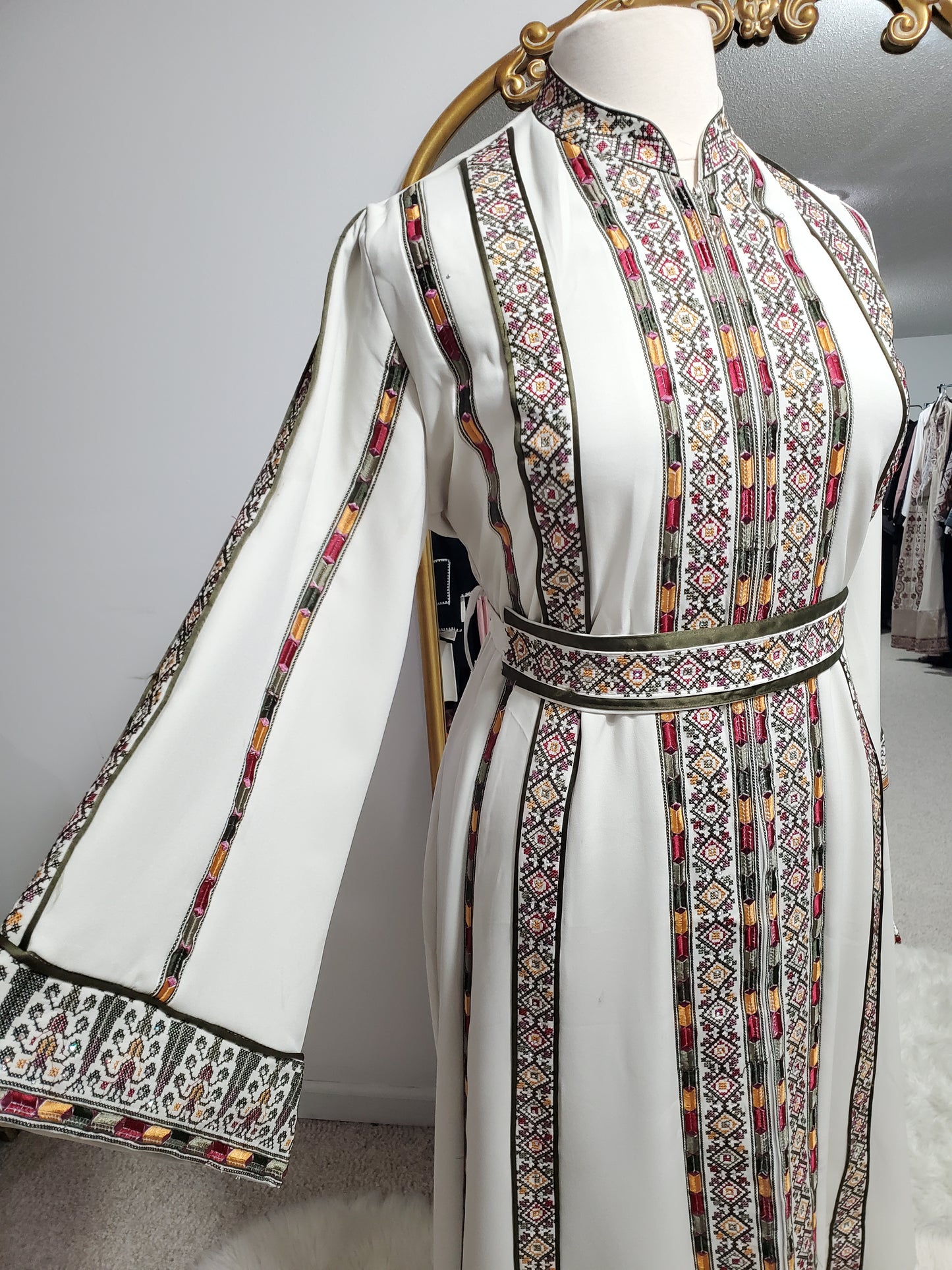 Gorgeous Traditional Thobe - (Beige & Olive)