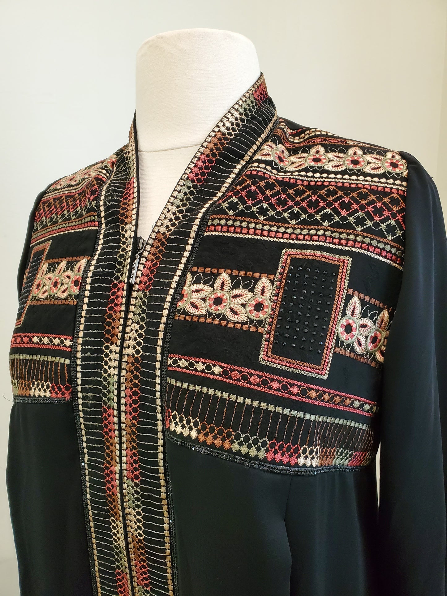 Embroidered Zipper Abaya