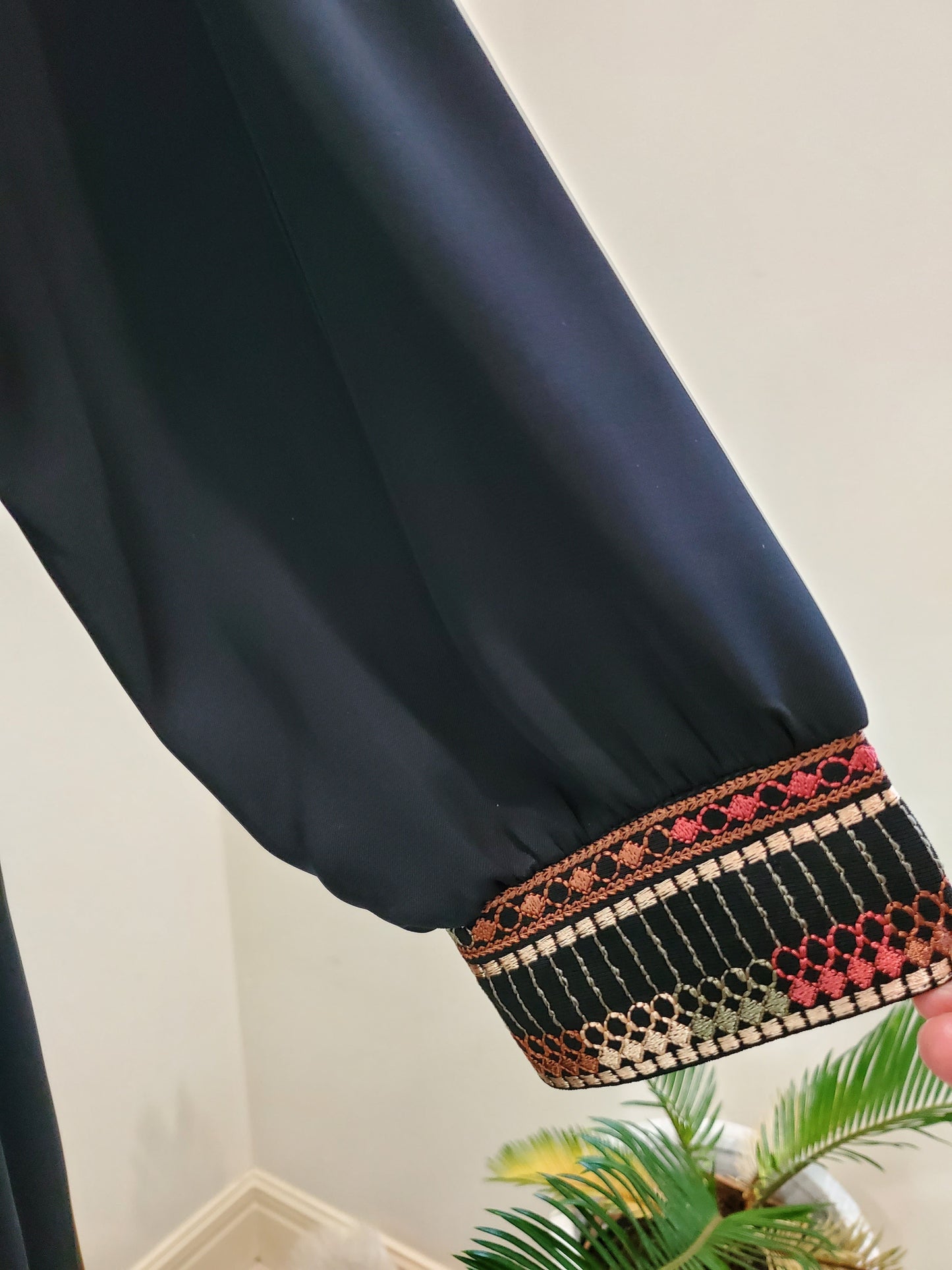 Embroidered Zipper Abaya