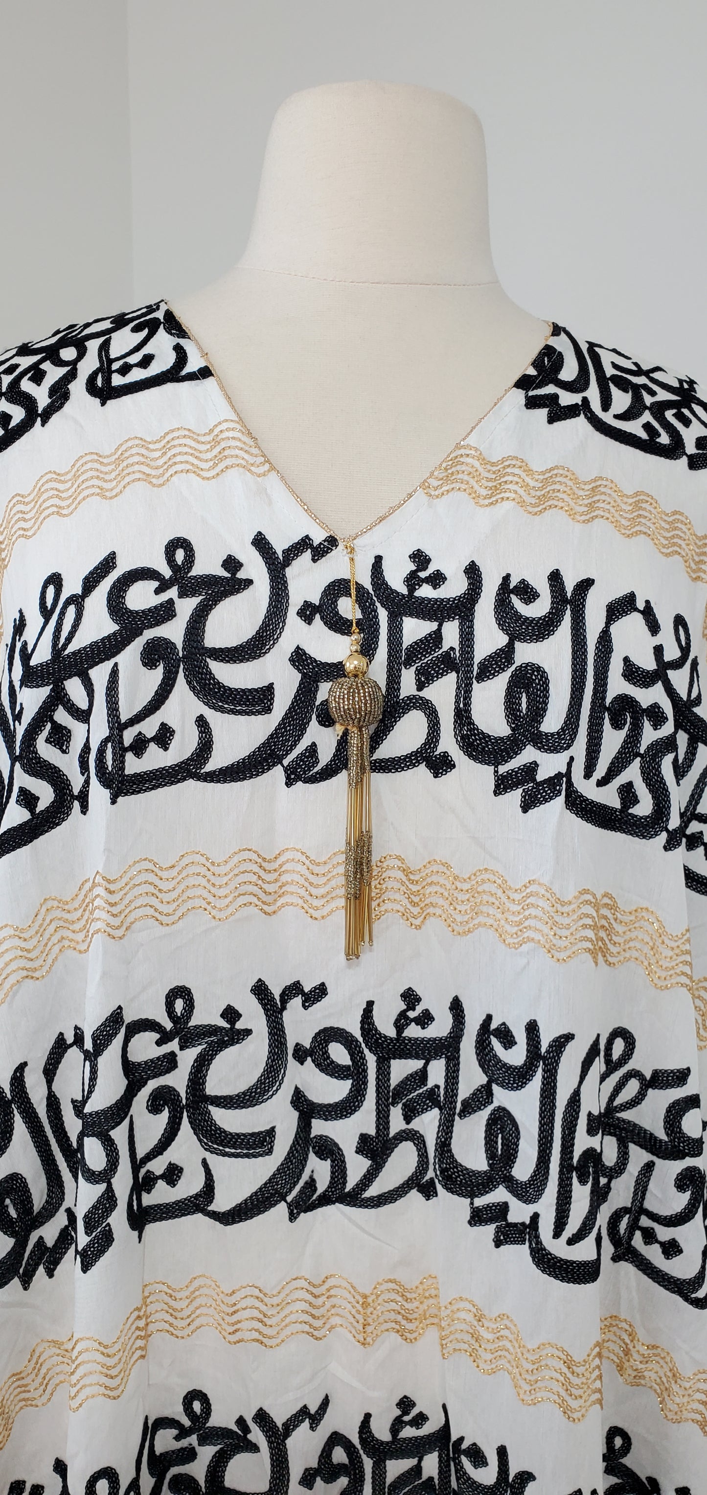 Horizontal Arabic Calligraphy Butterfly Kaftan - White