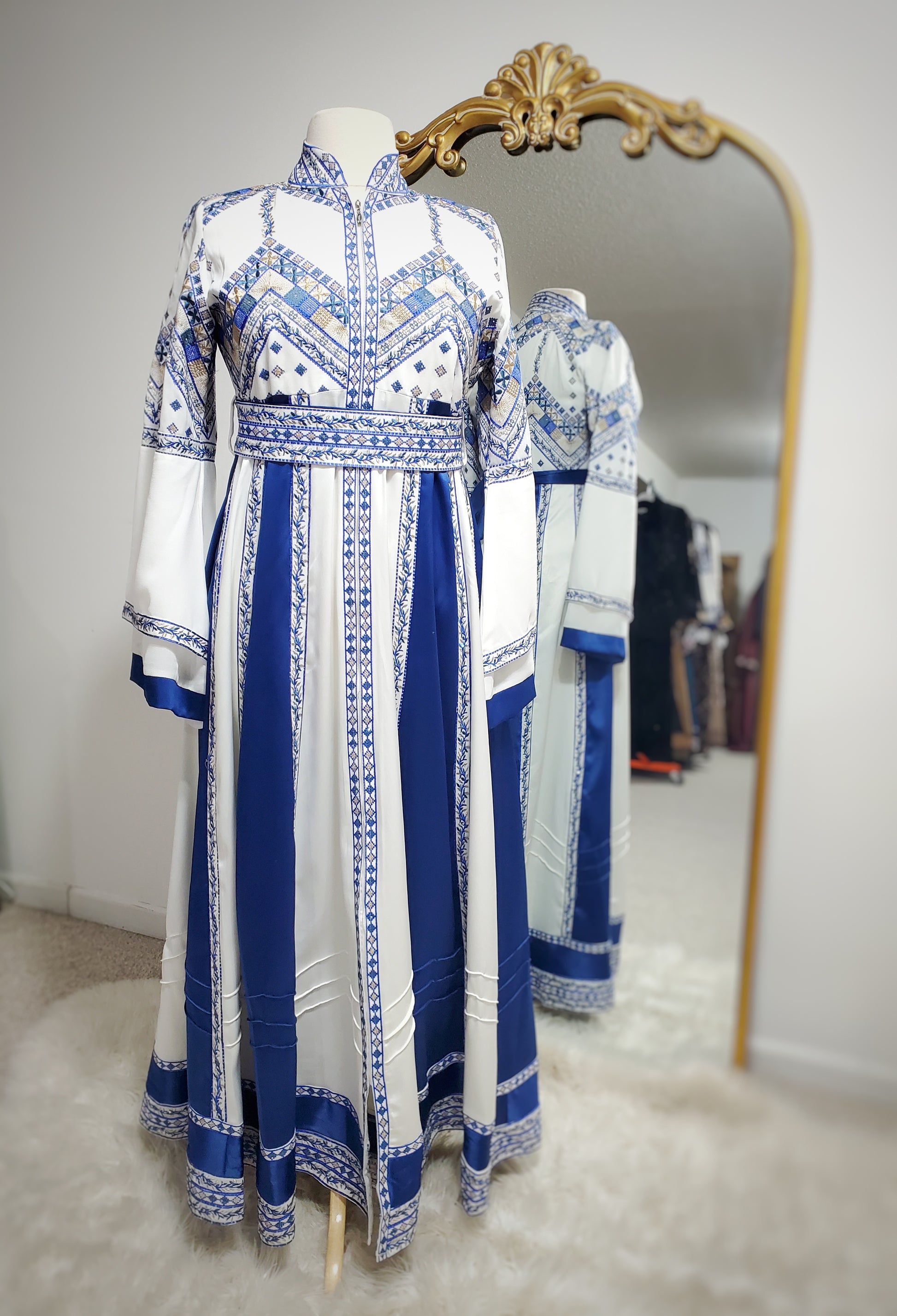 Satin Royal Thobe Gown - (Royal Blue) 2 (M) Satin Royal Thobe Gown - (Royal Blue) 2 (M)