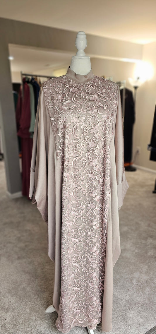 Lace Overlay Kuwaiti Kaftan