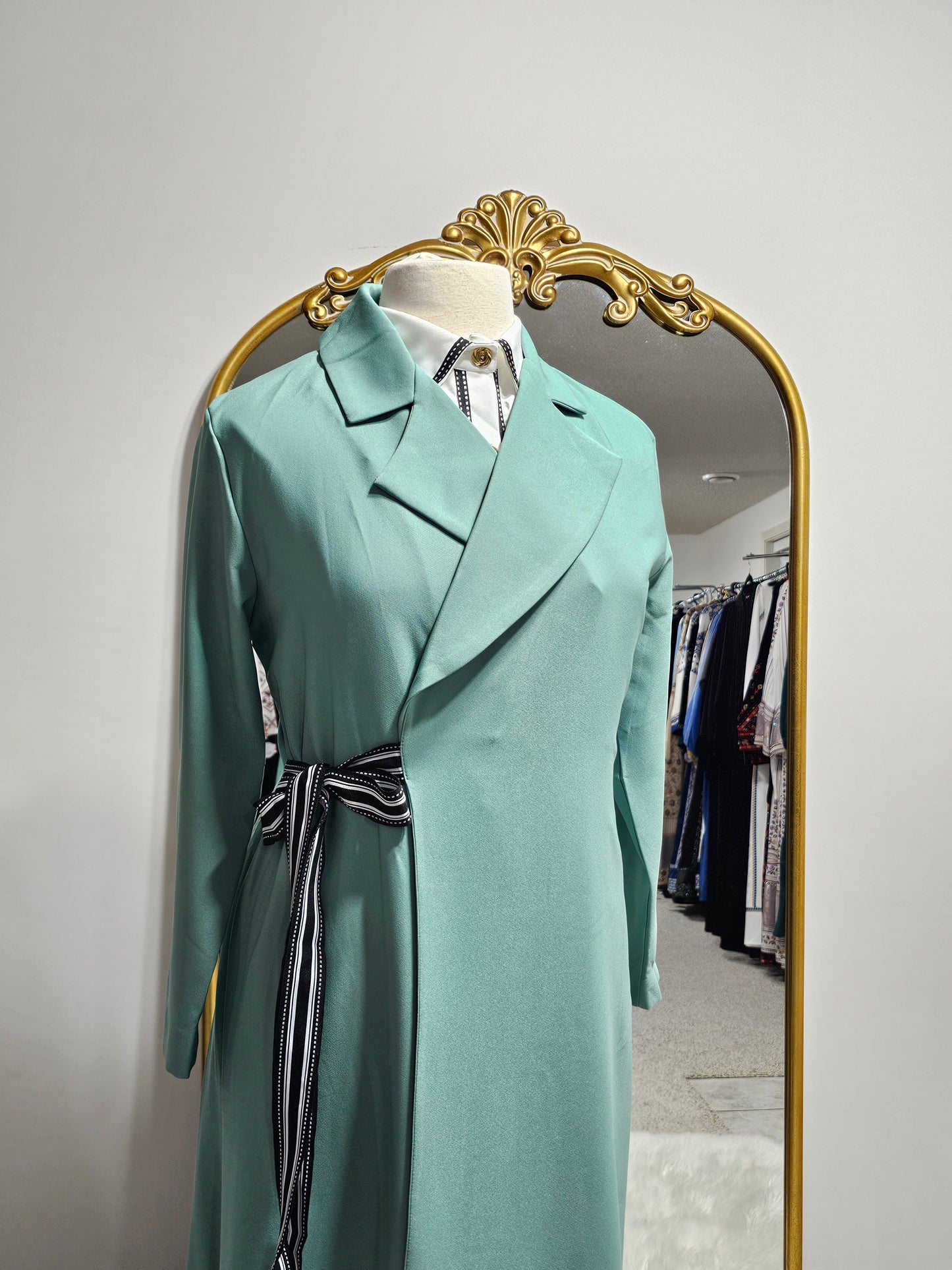 Formal 2 pc Notched Collar Dress / Abaya - Mint