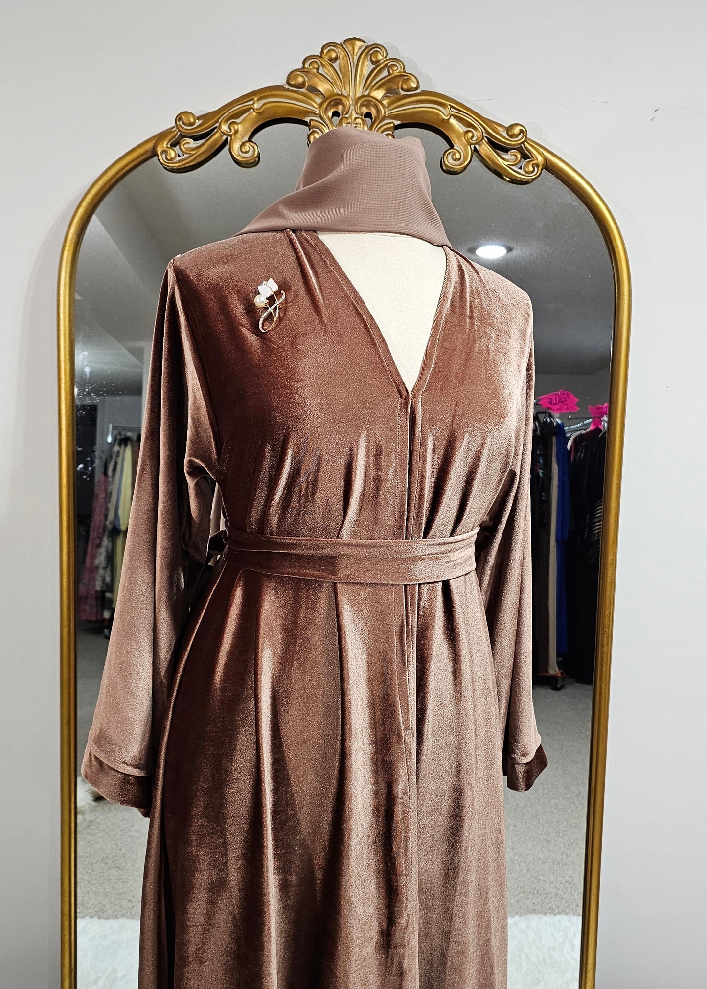 Royal Velvet Abaya - Royal Honey